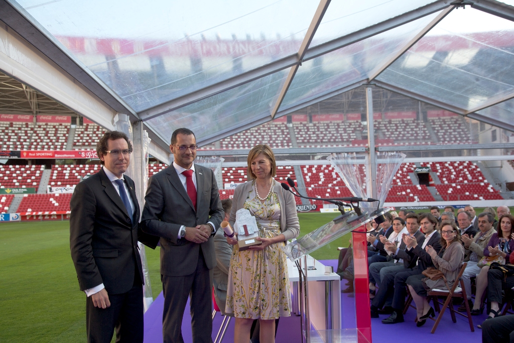 EL SERIDA RECIBE LA DISTINCIóN «EMBAJADOR DE GIJóN 2012»