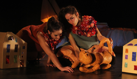 VAMOS AL TEATRO! MIS DEDOS TOCAN LOS DíAS QUE PASAN DE PRODUCCIONES QUIQUILIMóN